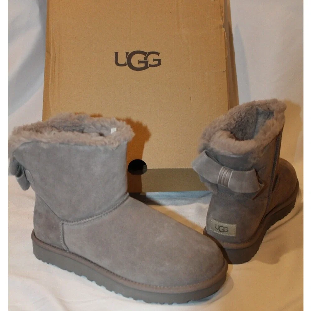 NIB UGG WOMEN'S CLASSIC BAILEY BOW HERITAGE SUEDE SHEARLING BOW BOOTS‎ GRAY